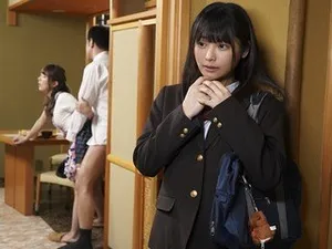 Con nhỏ mới lớn cướp ông chồng của mẹ