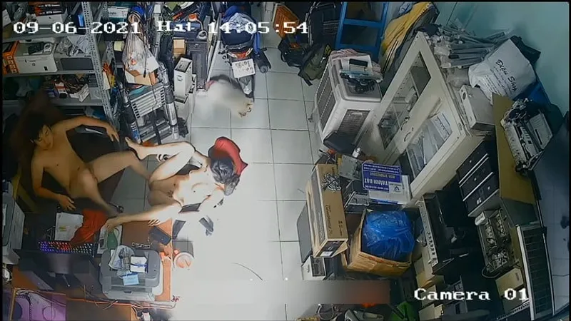 Người vợ chồng xxx nhau trong của buồi máy tính